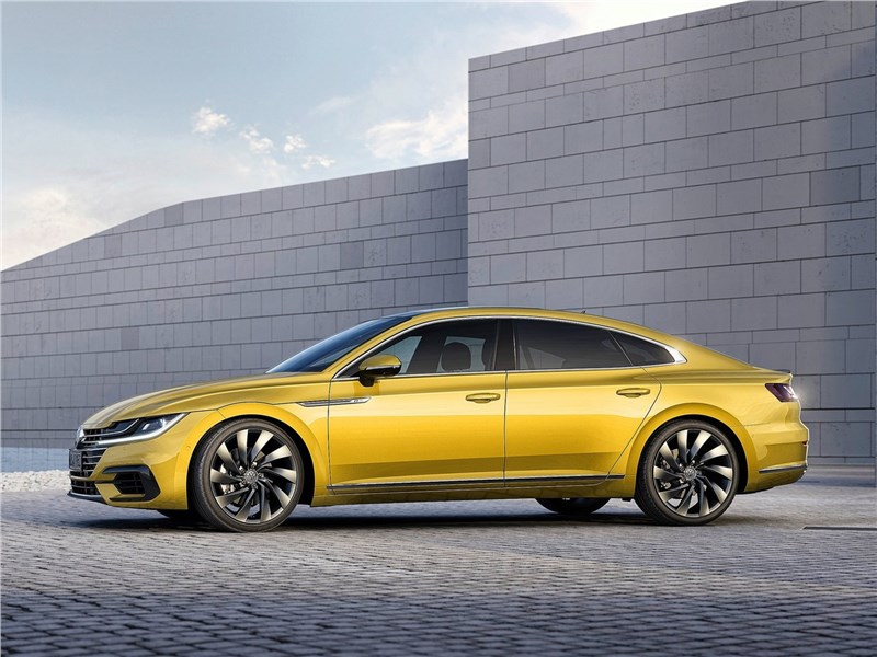 Volkswagen Arteon 2018 вид сбоку