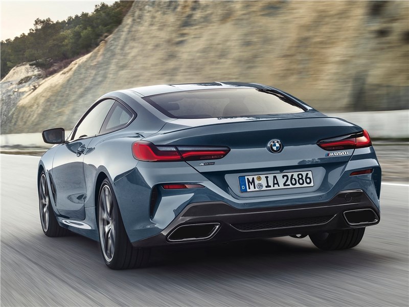 BMW 8-Series Coupe 2019 вид сзади