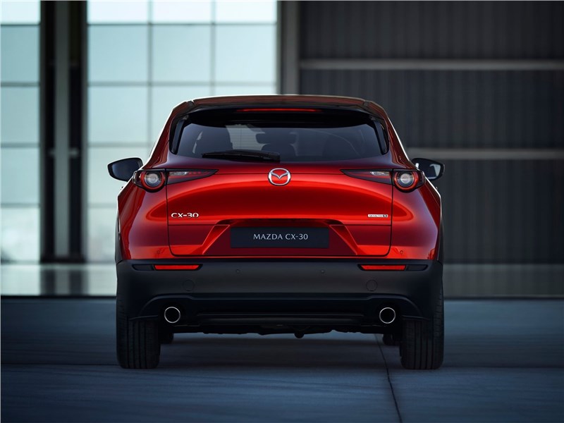 Mazda CX-30 2020 вид сзади
