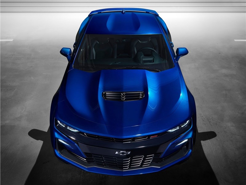 Chevrolet Camaro 2019 вид спереди