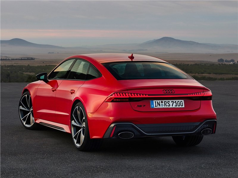 Audi RS7 Sportback 2020 вид сзади