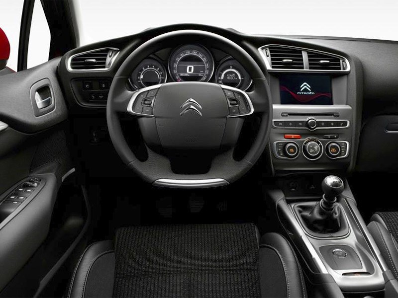 Citroen C4 2015 водительское место