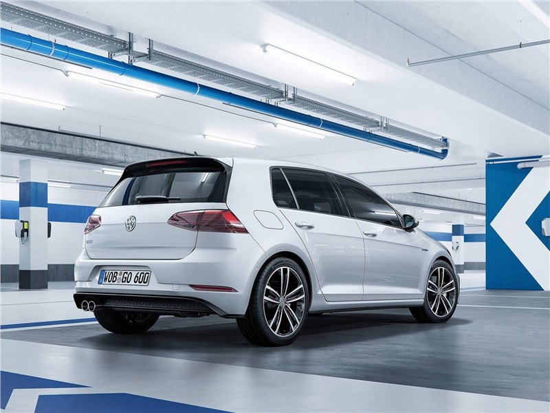 Volkswagen Golf 2017 вид сзади