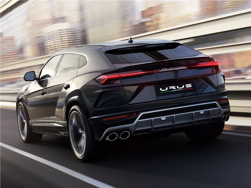 Lamborghini Urus 2019 вид сзади