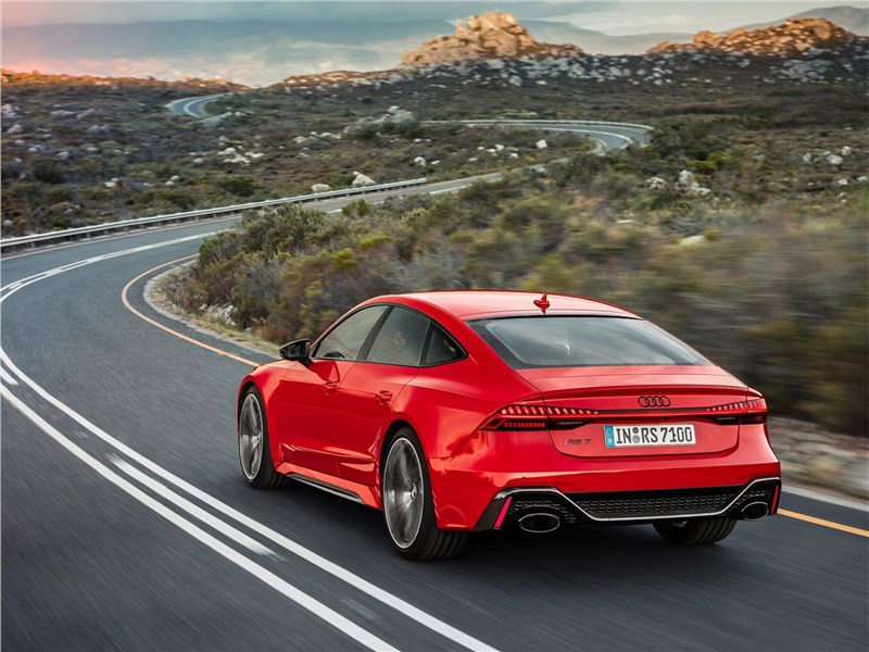 Audi RS7 Sportback 2020 вид сзади