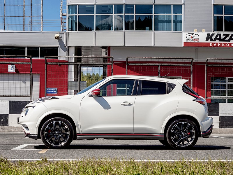 Nissan Juke Nismo RS 2015 вид сбоку