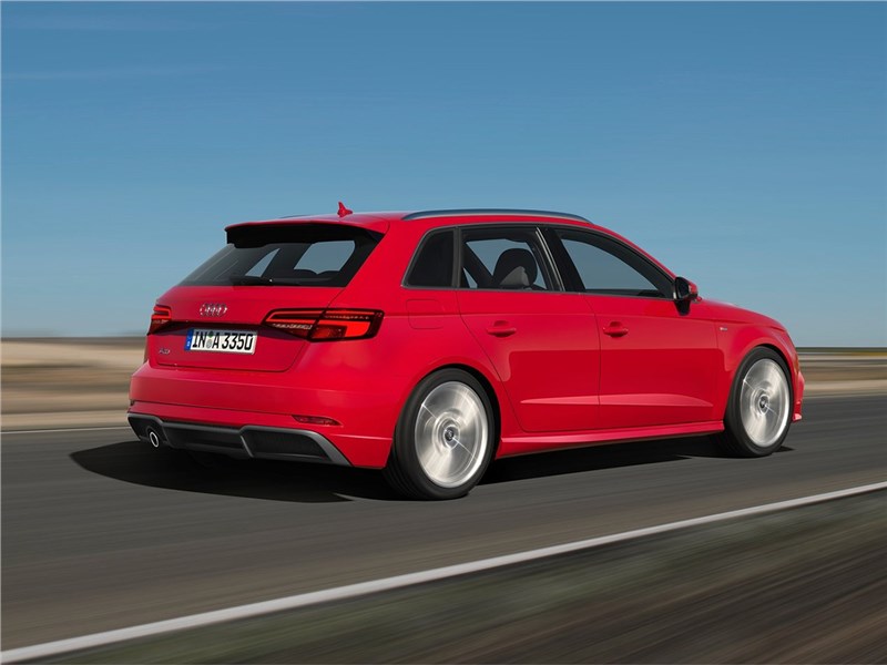 Audi A3 Sportback 2017 вид сзади