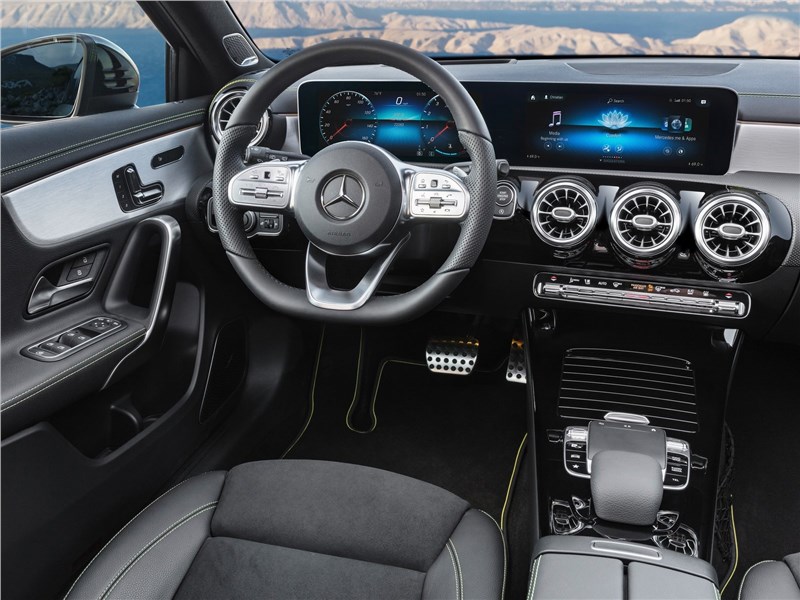 Mercedes-Benz A-Class 2019 салон