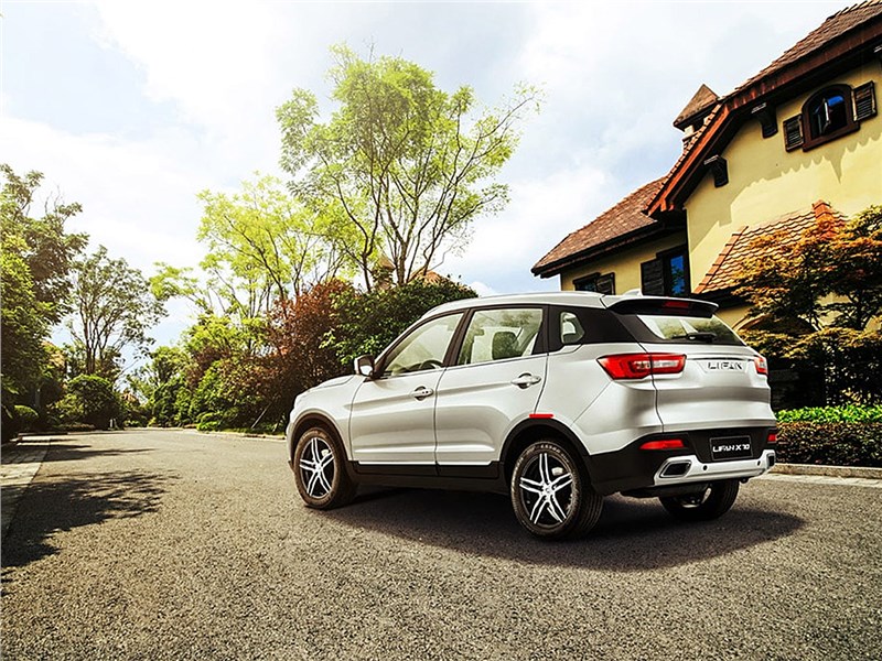 Lifan X70 2017 вид сзади