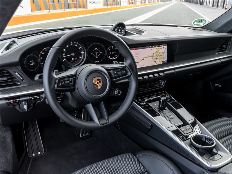 Porsche 911 Carrera 2019 салон