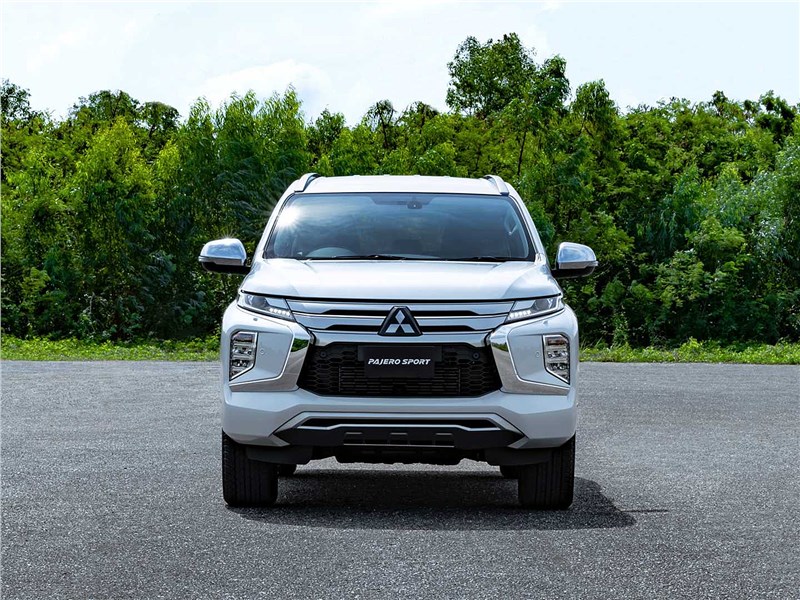 Mitsubishi Pajero Sport 2020 вид спереди