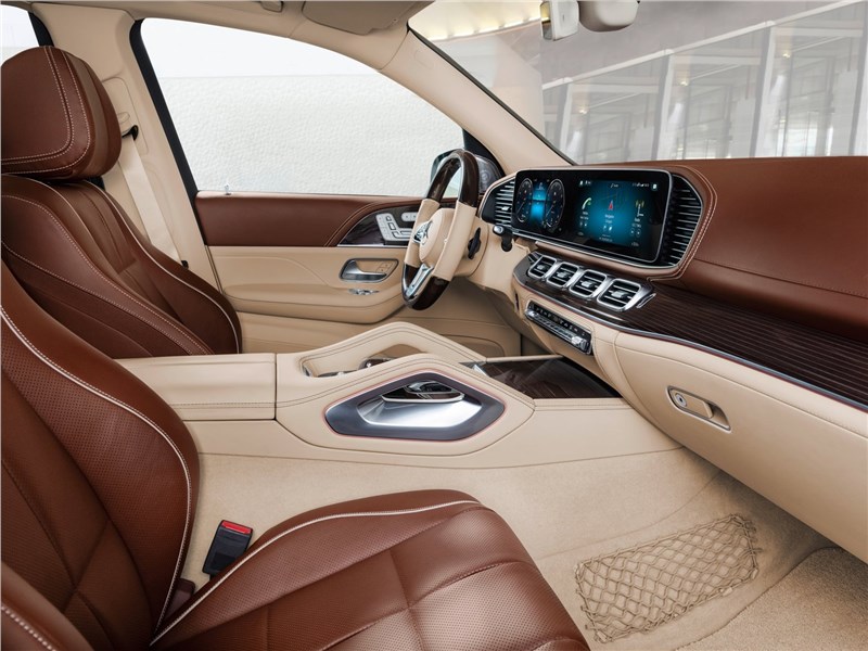 Mercedes-Benz GLS 600 Maybach 2021 передние кресла
