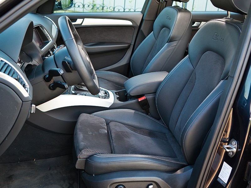 Audi Q5 2013 передние кресла