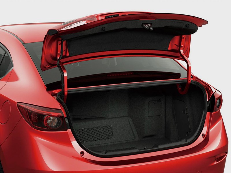 Mazda Axela 2013 багажное отделение