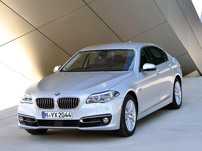 BMW 5 2013 вид спереди