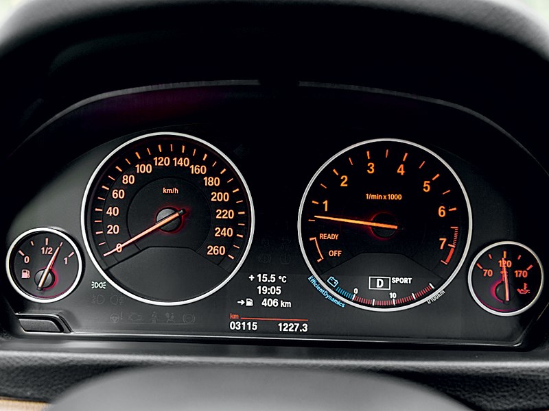BMW 3 series GT 2013 приборная панель