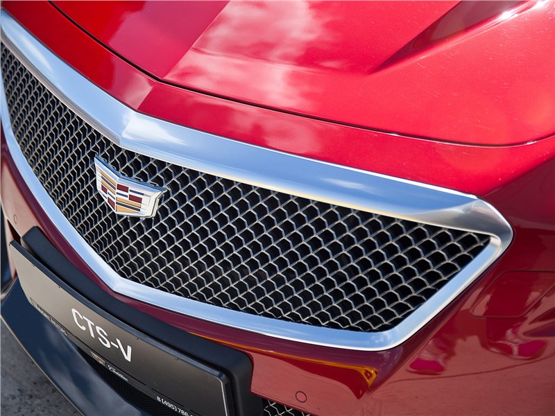 Cadillac CTS-V 2016 решетка радиатора