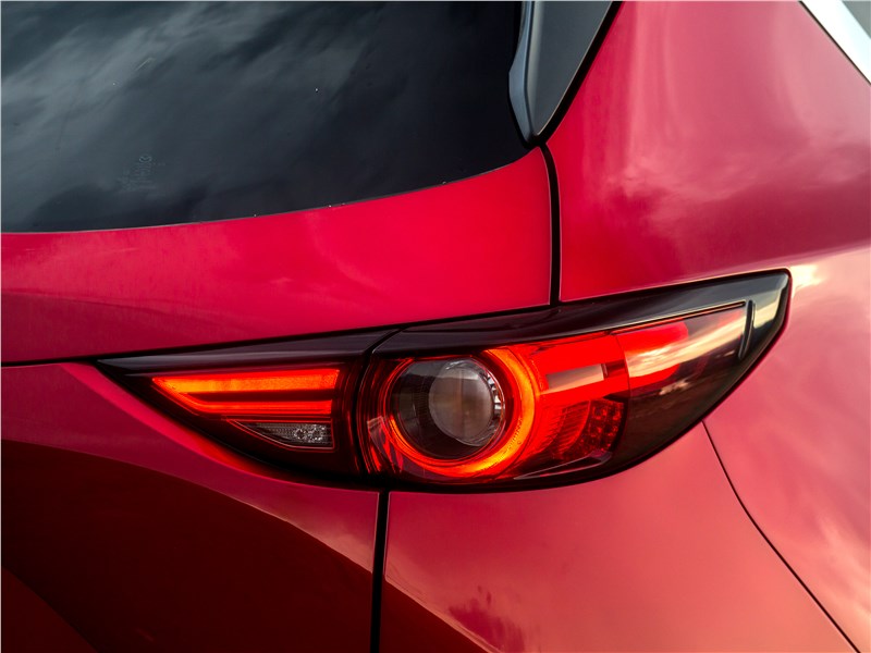 Mazda CX-5 2017 задний фонарь