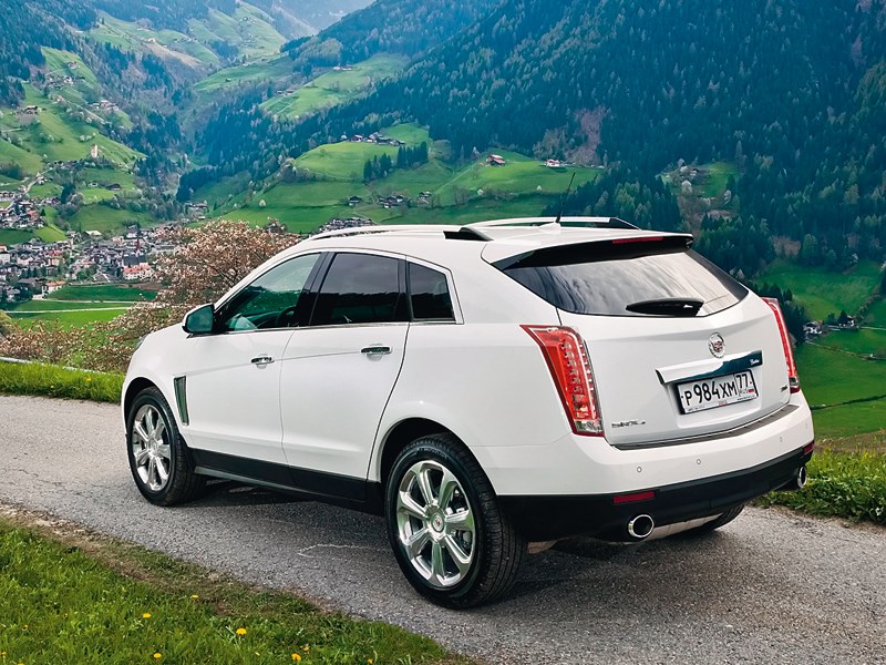 Cadillac SRX 2013 вид сзади