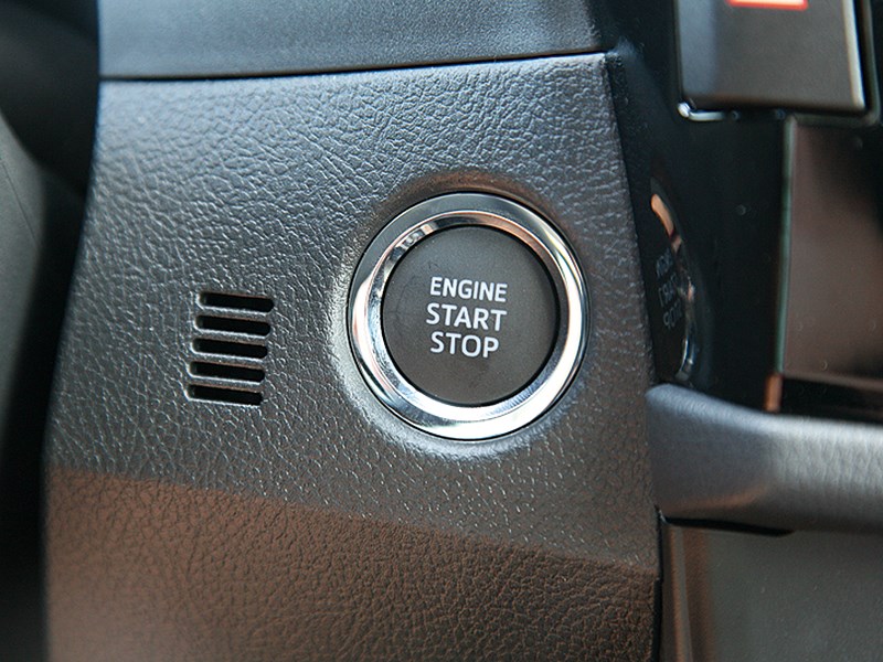 Toyota Corolla 2014 кнопка "старт-стоп"