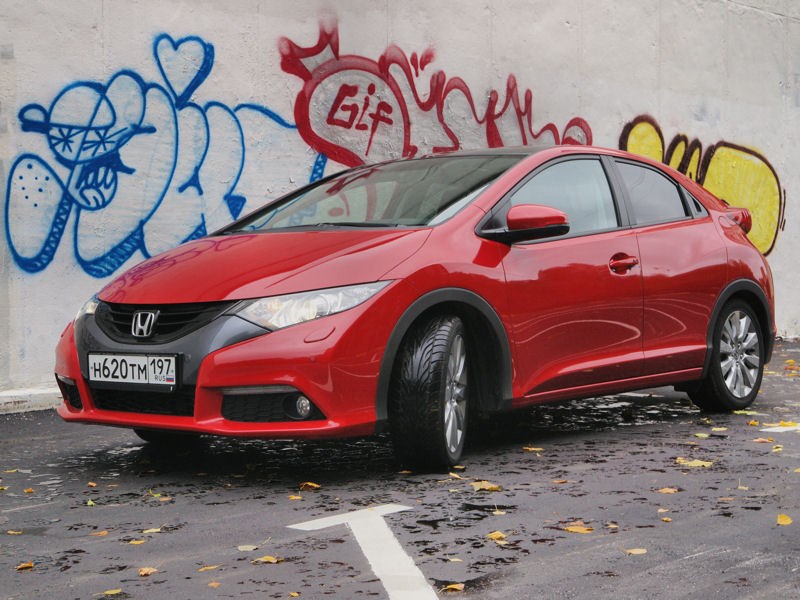 Honda Civic 2012 вид спереди слева