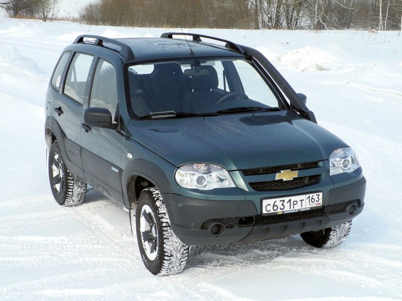 Chevrolet NIVA 2009 вид спереди справа фото 5