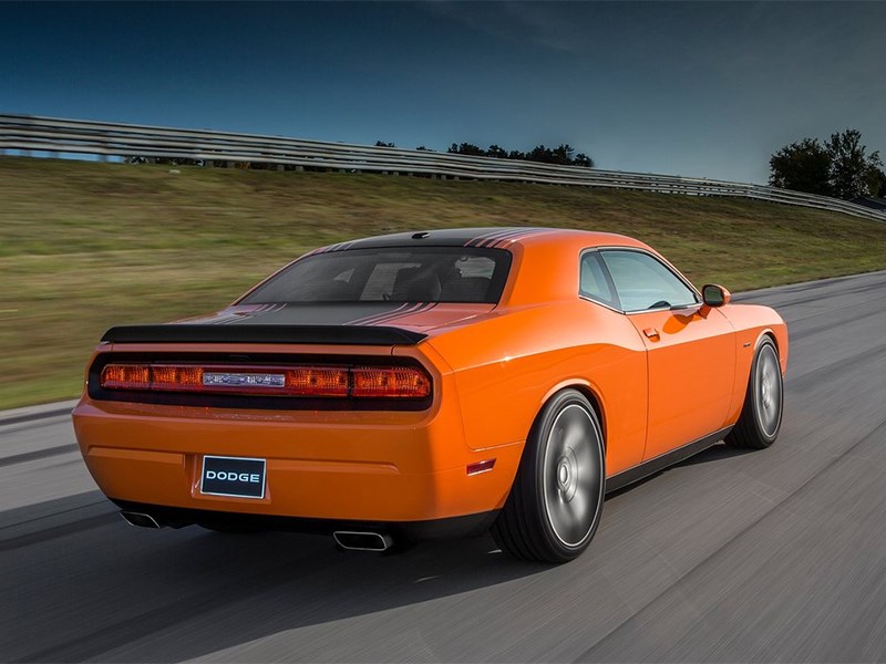 Dodge Challenger RT Shaker 2014 вид сзади