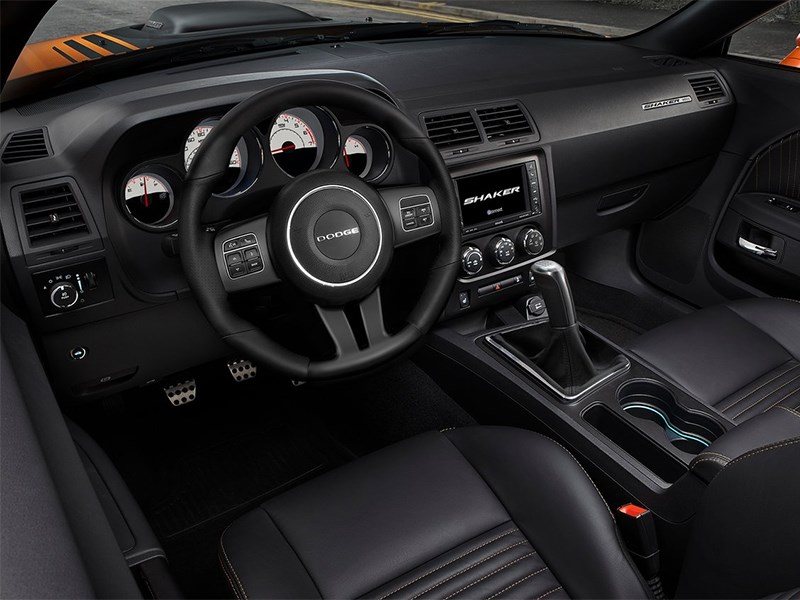 Dodge Challenger RT Shaker 2014 салон