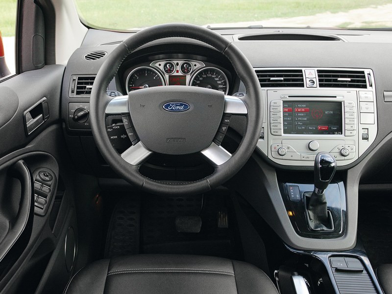 Ford Kuga 2008 водительское место