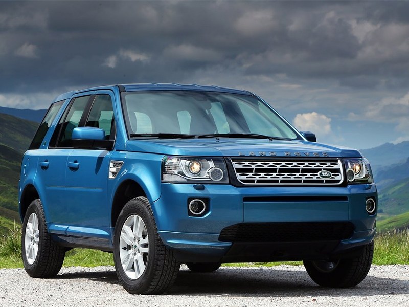 Land Rover Freelander 2 2013 вид спереди