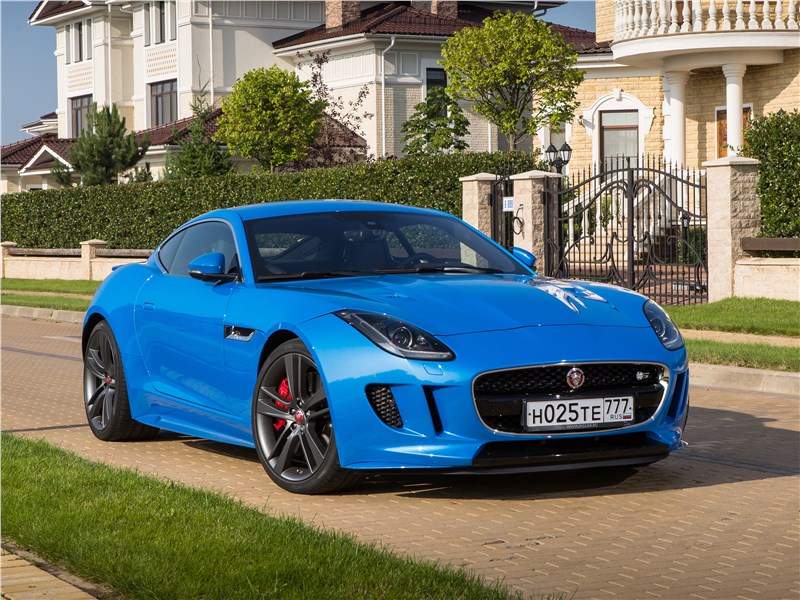 Jaguar F-Type S AWD Coupe 2016 вид спереди