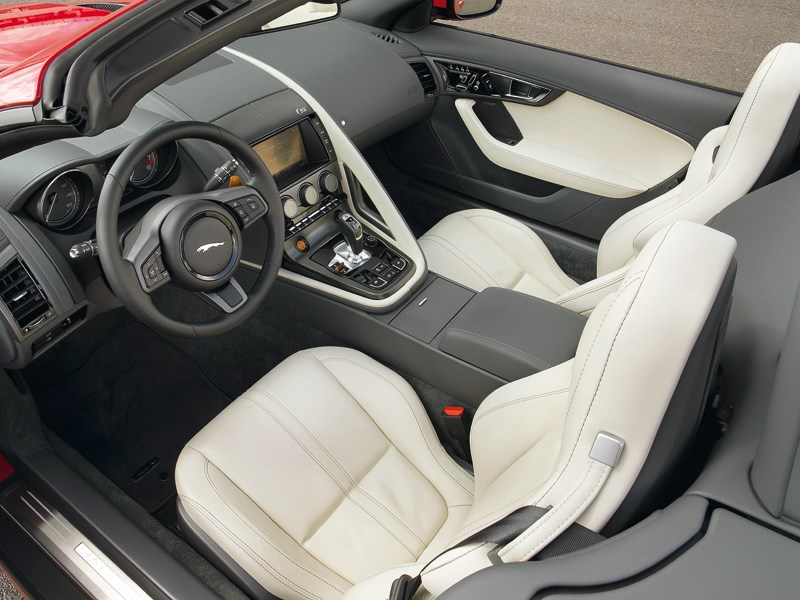 Jaguar F-Type 2013 салон