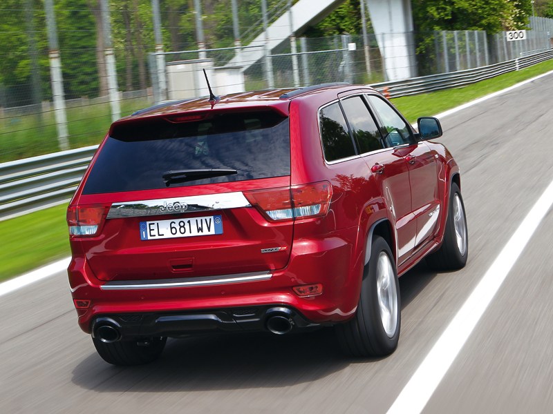 Jeep Grand Cherokee SRT8 2012 вид сзади