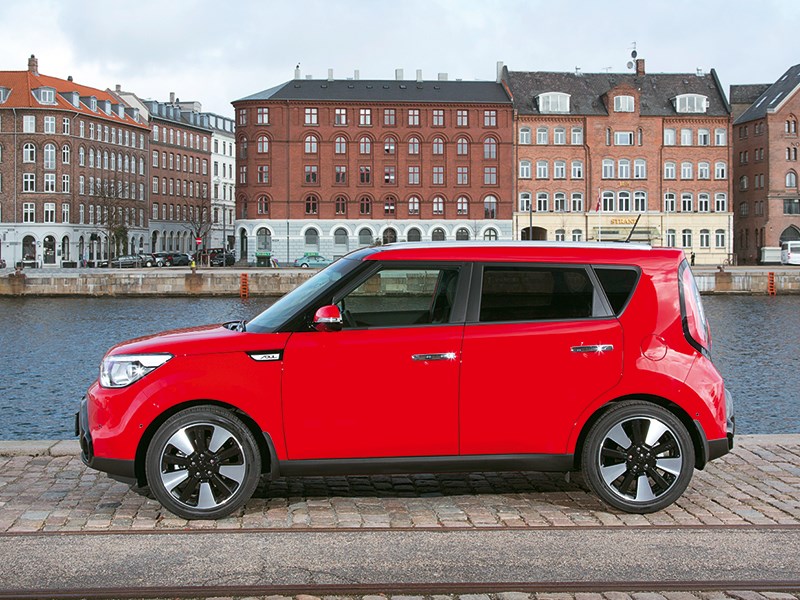 Kia Soul 2014 вид сбоку