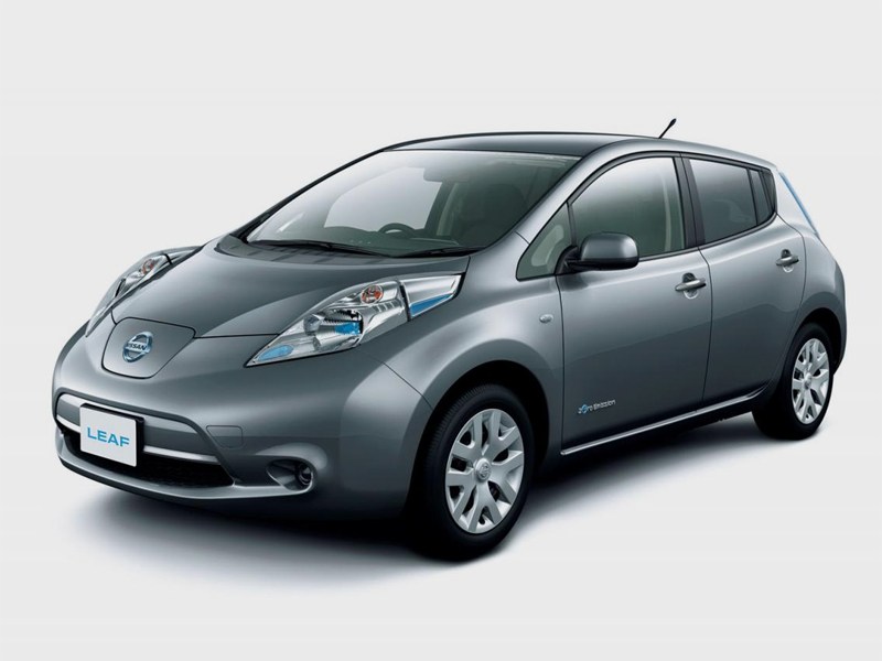 Nissan Leaf 2013 вид спереди