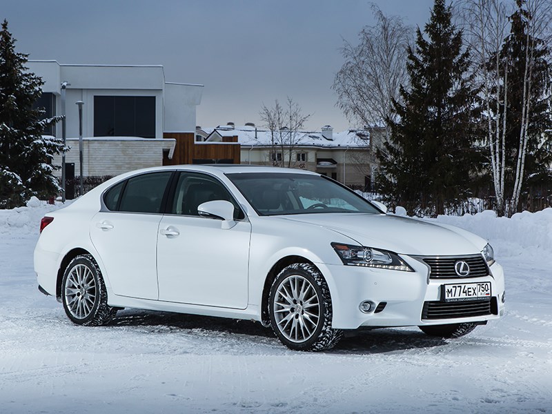 Lexus GS 2013 вид спереди