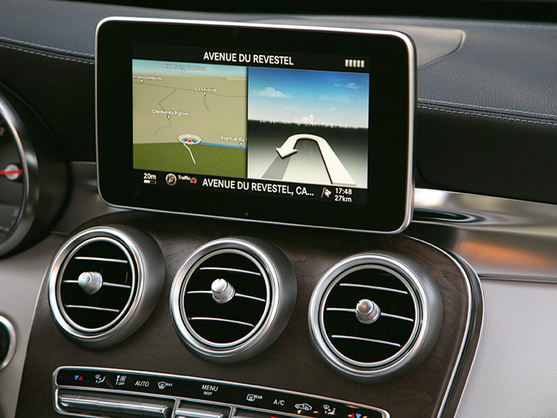 Mercedes-Benz С 250 2014 монитор