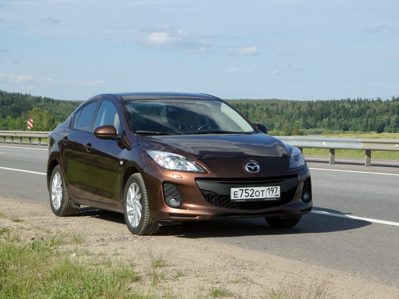 Mazda 3 2011 вид спереди