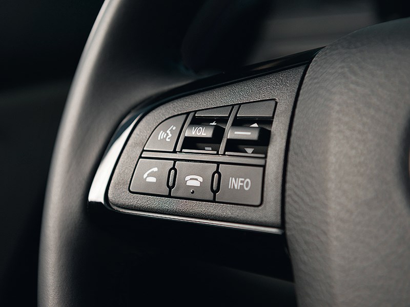 Mazda CX-9 2013 кнопки управления на руле