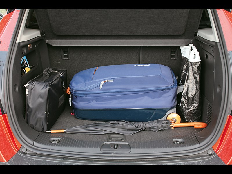 Opel Mokka 2013 багажное отделение