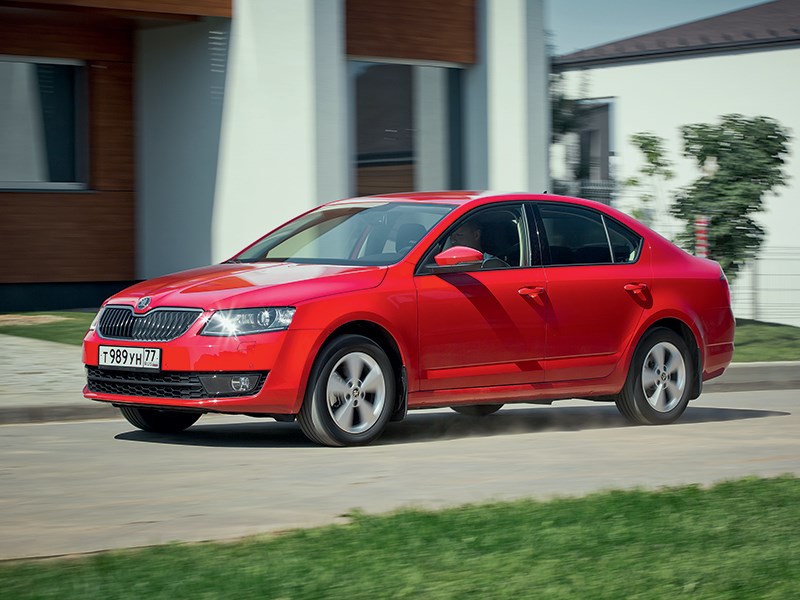 Skoda Octavia 2013 вид спереди 3/4