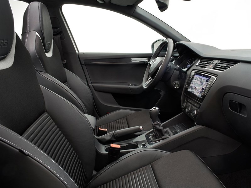 Skoda Octavia RS 2014 передние кресла