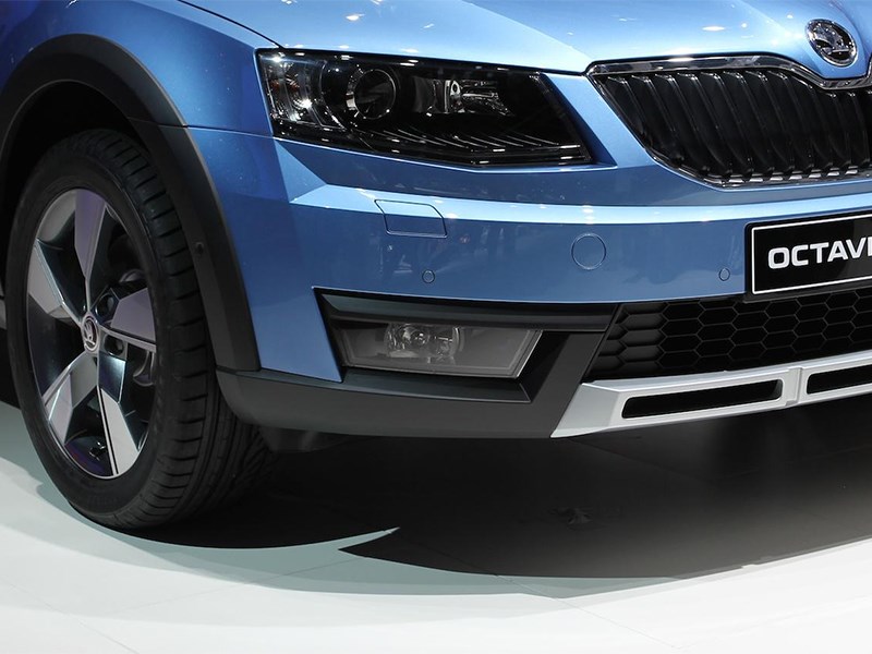 Skoda Octavia Scout 2014 передняя фара