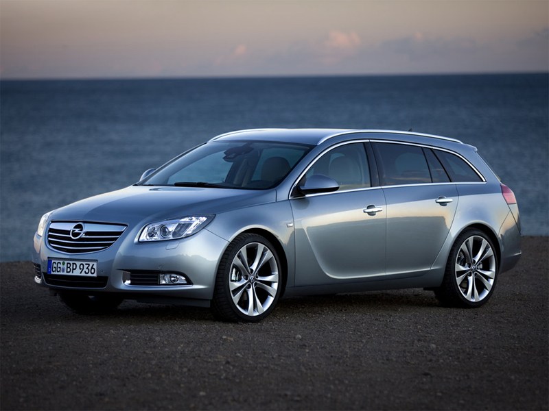 Opel Insignia 2012 вид сбоку