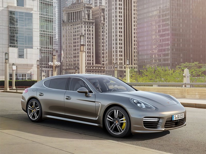 Porsche Panamera Turbo S 2013 вид сбоку
