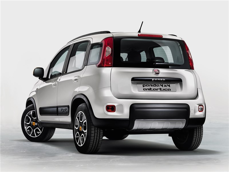 Fiat Panda 4x4 Antartica 2013 вид сзади