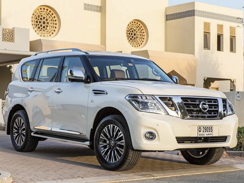 Nissan Patrol 2014 вид сбоку