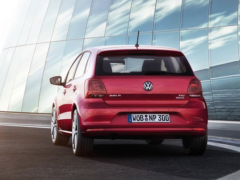 Volkswagen Polo 2013 вид сзади фото 2