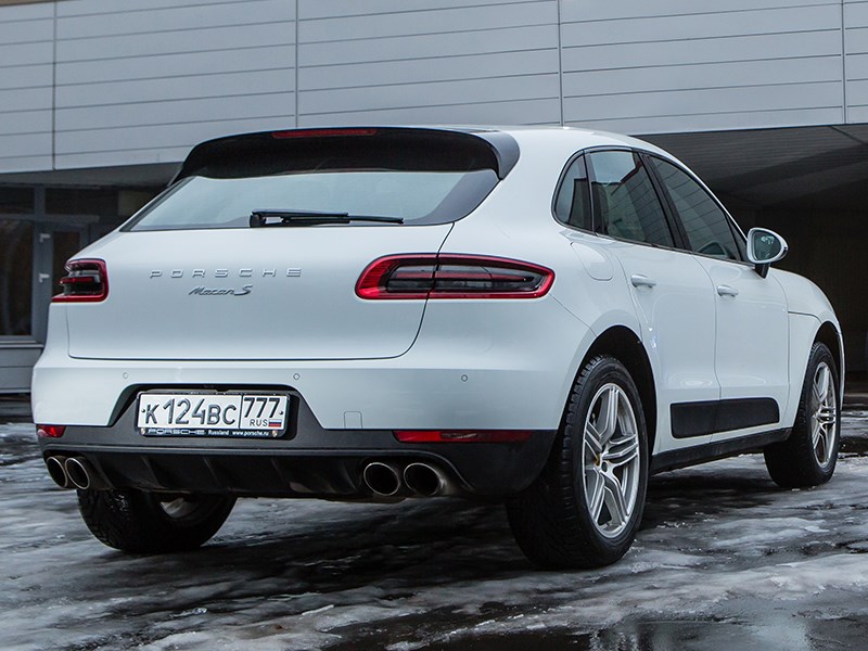 Porsche Macan 2014 вид сзади