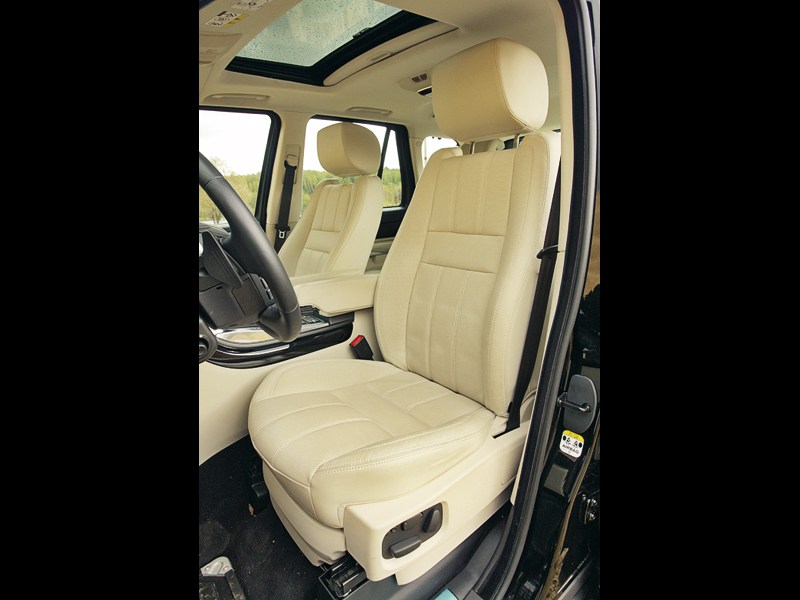 Range Rover Sport 3.0 TD 2010 передние кресла